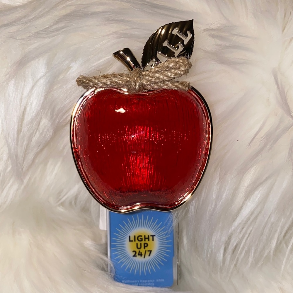 🍎 FALL APPLE WALLFLOWER NIGHTLIGHT
Wallflowers Fragrance Plug